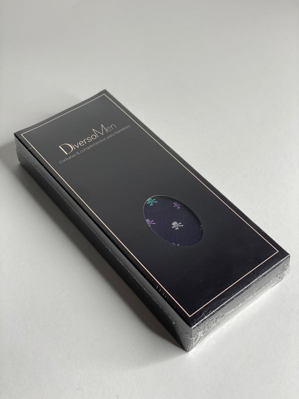 2x1 - Corbata morada con calaveras piratas lilas y celestes - DiversoMen